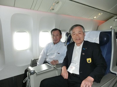 ①帰路田母神団長と同席（テルアビブー香港）.jpg
