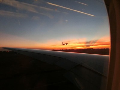 ⑩台北空港の夕焼（離陸時）.jpg