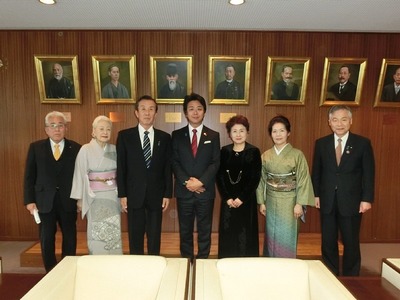 福岡市長表敬.jpg